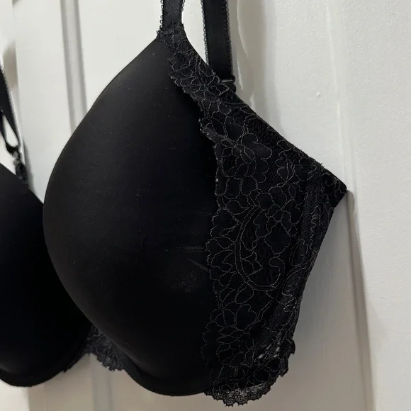 Victoria’s Secret Black Lace Bra size 34DDD - Picture 2 of 4